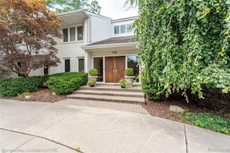4768 Wendrick Dr, West Bloomfield, MI 48323