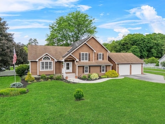 7 Brandy Ln, Wappingers Falls, NY 12590