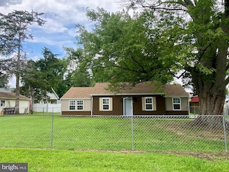 40 Monroe Dr, Colonial Beach, VA 22443