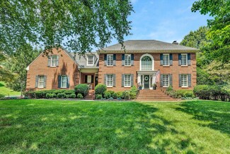 5825 Cavalier Dr, Roanoke, VA 24018