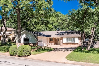 2812 Buffalo Dr, Arlington, TX 76013