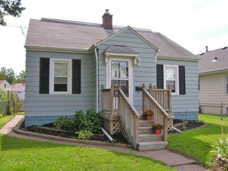1135 S Concord St, Davenport, IA 52802