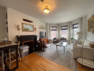 218 Newbury St Unit 3F, Boston, MA 02116