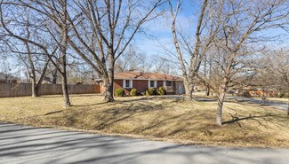 214 Park Ln, Clarksville, TN 37042