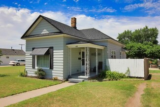 409 E 12th St, Ellis, KS 67637