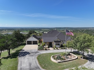 169 Royal Oaks Hill, Fredericksburg, TX 78624