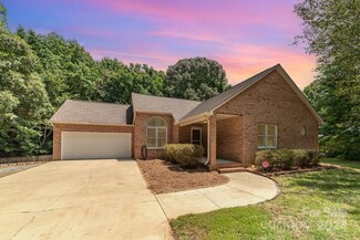 152 Kingfisher Dr, Mooresville, NC 28117