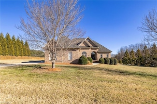 5202 Wheatsheaf Ct, Kernersville, NC 27284