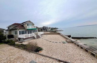 4135 Camp Mineola Rd, Mattituck, NY 11952