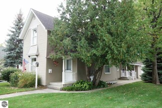 514 Grant St, Traverse City, MI 49686