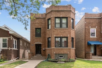 4109 W Oakdale Ave, Chicago, IL 60641