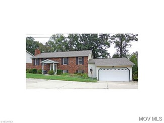 131 Northwood Villa Ln, Parkersburg, WV 26104
