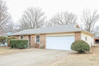 2021 S Weaver Ave, Springfield, MO 65807