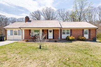 122 White Pine Dr, Lynchburg, VA 24501