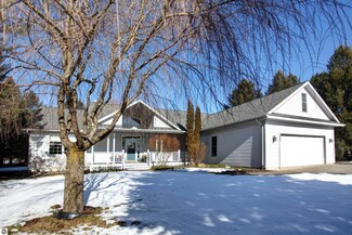832 Clyde Lee Dr, Traverse City, MI 49696