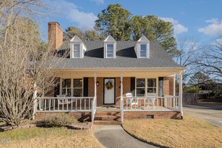 813 Starfield Ct, Fuquay Varina, NC 27526