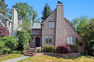 2118 NE Park Rd, Seattle, WA 98105