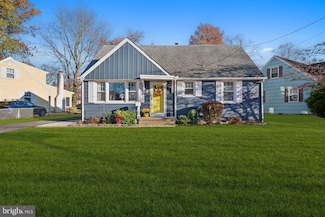 302 W Holly Ave, Oaklyn, NJ 08107