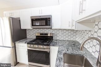 10040 Jeanes St, Philadelphia, PA 19116