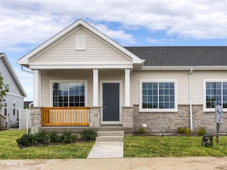 9764 Regatta Ln, Johnston, IA 50131