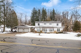 427 Center Rd, Akron, OH 44319