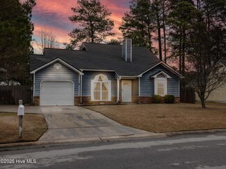 106 Honey Tree Ct, Midway Park, NC 28544