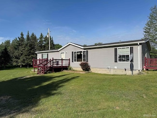 5278 27 5 Rd, Gladstone, MI 49837