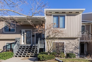 205 Wayne St, Saint Joseph, MI 49085