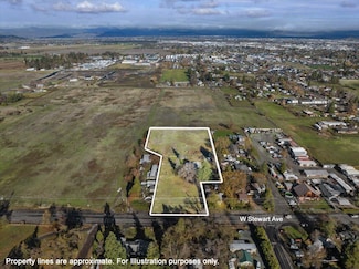 2554 W Stewart Ave, Medford, OR 97501