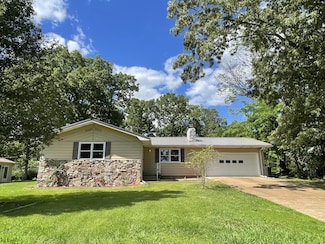 302 E Church St, Horseshoe Bend, AR 72512