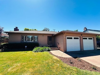 1112 S Country Club Blvd, Stockton, CA 95204
