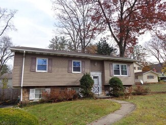 630 S Dartmouth Ln, Altoona, PA 16602