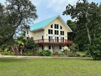 1761 U S 98, Carrabelle, FL 32322