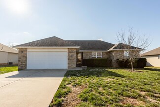 420 E Whitethorn Dr, Republic, MO 65738