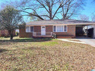 205 Country Dr, Sylacauga, AL 35150
