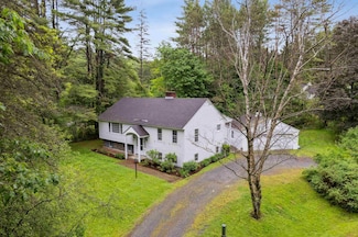 8 Willow Spring Ln, Hanover, NH 03755