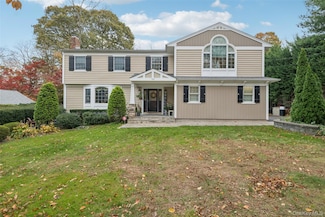 32 Soundview Dr, Northport, NY 11768