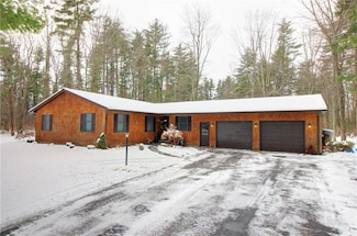 2210 Whispering Pines Ln, Waterloo, NY 13165