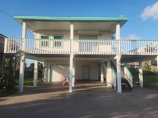 978 Nassau Dr, Bolivar Peninsula, TX 77650