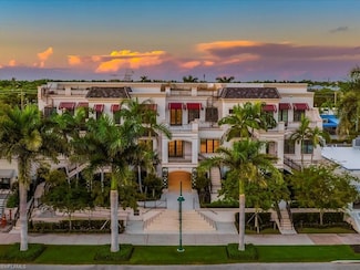 745 12th Ave S Unit 102, Naples, FL 34102