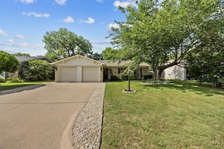 512 Judith St, Burleson, TX 76028