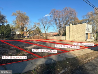 735 Sylvan St, Camden, NJ 08104