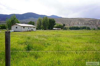 5 Dance Ln, Salmon, ID 83467