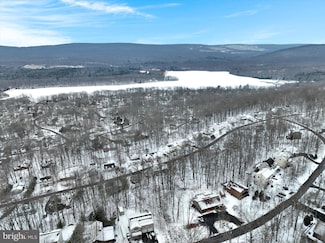 237 Avalanche Ln, Beech Mountain Lakes, PA 18222