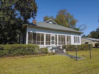 203 E Pinson St, Sylvester, GA 31791