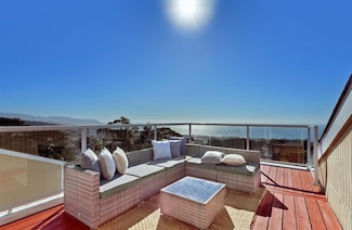 425 Farallon Ave, Pacifica, CA 94044