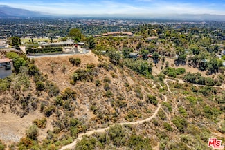 1504 Glen Oaks Blvd, Pasadena, CA 91105