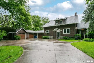 505 10th St, Silvis, IL 61282