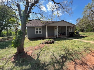 501 N 8th St, Hammon, OK 73650