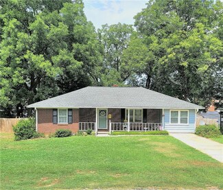 203 Augusta St, Westminster, SC 29693